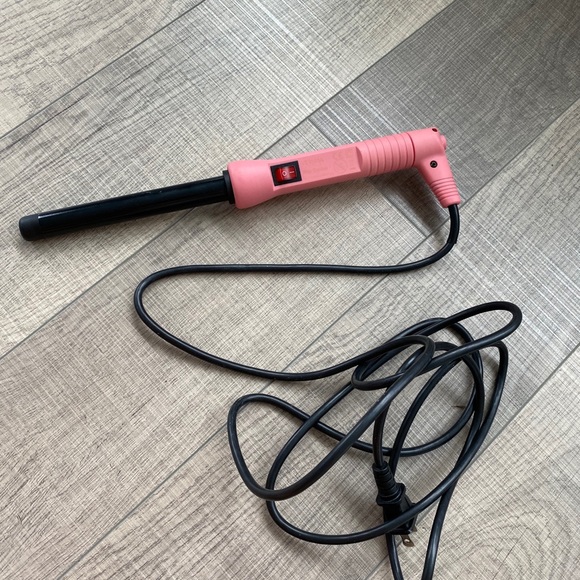 Versha Paris Pro Series 1/2” Curling Wand - Picture 2 of 5